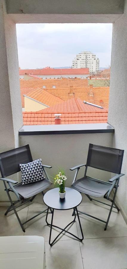 Charlotte Piata Unirii - Free Private Parking 2Bedrooms Apartment Орадя Экстерьер фото