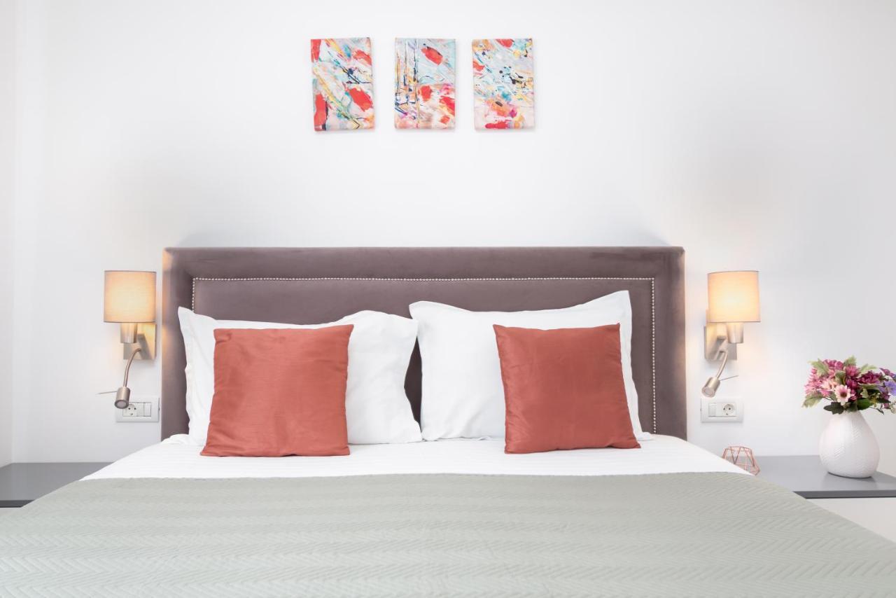 Charlotte Piata Unirii - Free Private Parking 2Bedrooms Apartment Орадя Экстерьер фото
