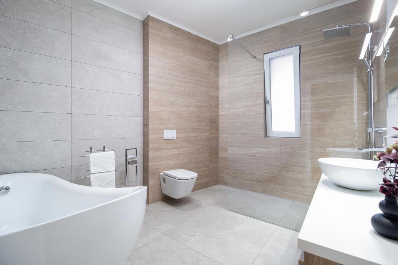 Charlotte Piata Unirii - Free Private Parking 2Bedrooms Apartment Орадя Экстерьер фото